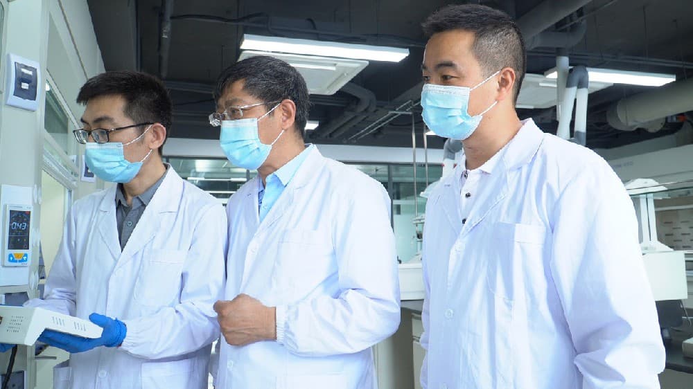 天津工業(yè)大學教授指導工作.jpg